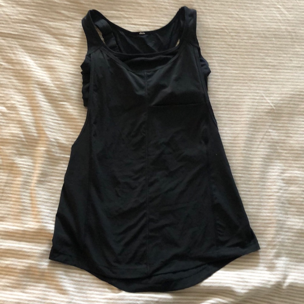 lululemon black tank with built-in adjustable bra